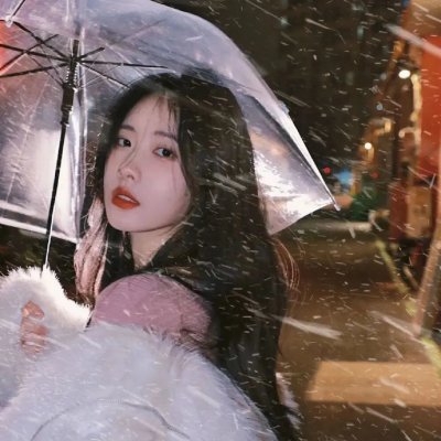 月光藏在他眼底